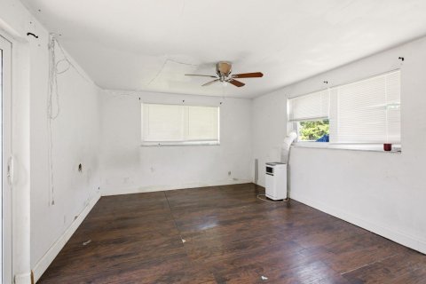 House in Pompano Beach, Florida 4 bedrooms, 138.05 sq.m. № 2083570 - photo 17