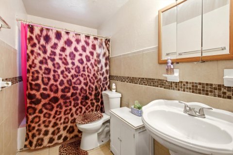 House in Pompano Beach, Florida 4 bedrooms, 138.05 sq.m. № 2083570 - photo 21