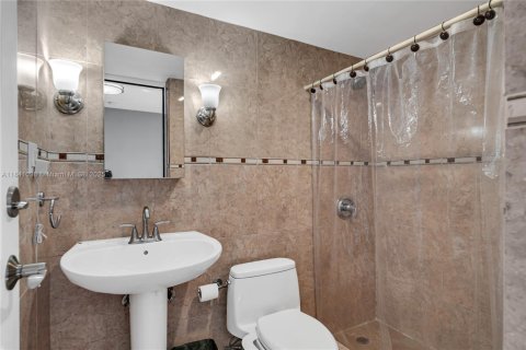 Купить виллу или дом в Майами, Флорида 5 спален, 175.68м2, № 1832281 - фото 22