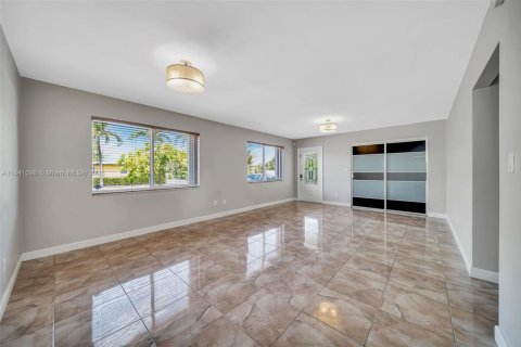 Купить виллу или дом в Майами, Флорида 5 спален, 175.68м2, № 1832281 - фото 3