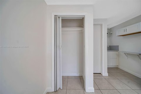 Купить виллу или дом в Майами, Флорида 5 спален, 175.68м2, № 1832281 - фото 13