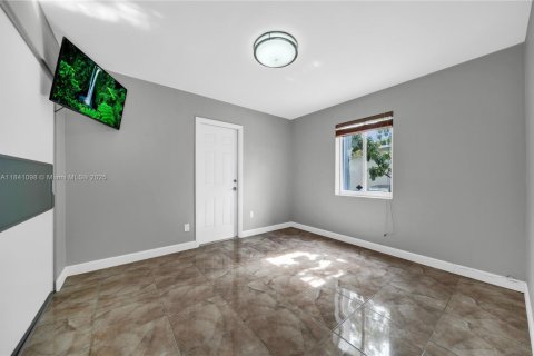 Купить виллу или дом в Майами, Флорида 5 спален, 175.68м2, № 1832281 - фото 20