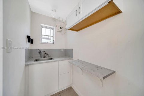 Купить виллу или дом в Майами, Флорида 5 спален, 175.68м2, № 1832281 - фото 10