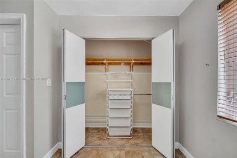Купить виллу или дом в Майами, Флорида 5 спален, 175.68м2, № 1832281 - фото 29