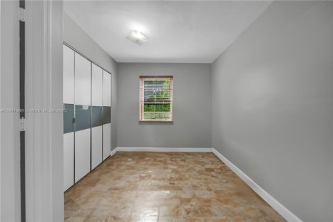 Купить виллу или дом в Майами, Флорида 5 спален, 175.68м2, № 1832281 - фото 28