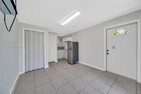 Купить виллу или дом в Майами, Флорида 5 спален, 175.68м2, № 1832281 - фото 9