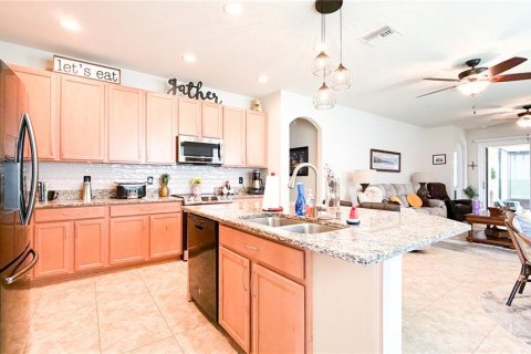 House in Lakeland, Florida 3 bedrooms, 195.75 sq.m. № 2230472 - photo 15