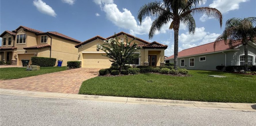 House in Lakeland, Florida 3 bedrooms, 195.75 sq.m. № 2230472