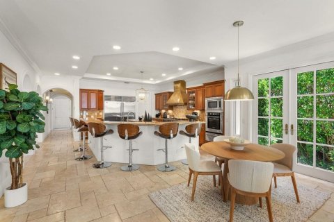 House in Lantana, Florida 5 bedrooms, 557.41 sq.m. № 2158202 - photo 12