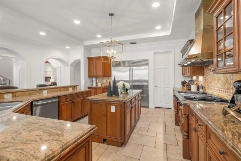 House in Lantana, Florida 5 bedrooms, 557.41 sq.m. № 2158202 - photo 13
