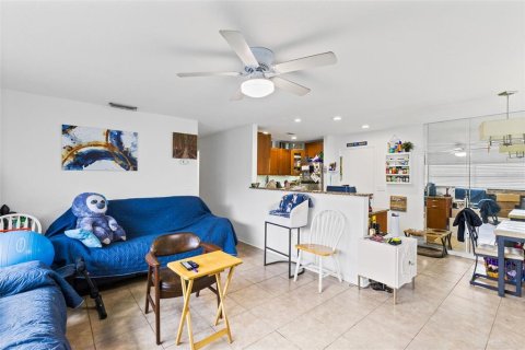 Commercial property in Orlando, Florida 4 bedrooms, 191.01 sq.m. № 2114164 - photo 16