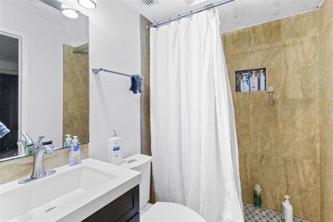 Commercial property in Orlando, Florida 4 bedrooms, 191.01 sq.m. № 2114164 - photo 18