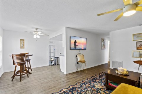 Commercial property in Orlando, Florida 4 bedrooms, 191.01 sq.m. № 2114164 - photo 7