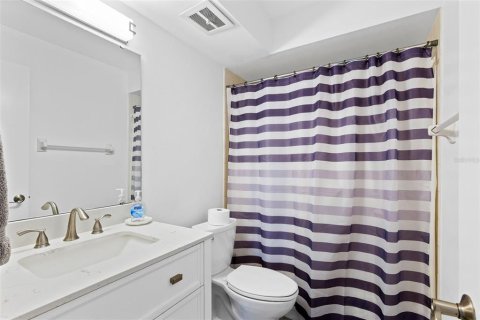 Commercial property in Orlando, Florida 4 bedrooms, 191.01 sq.m. № 2114164 - photo 11