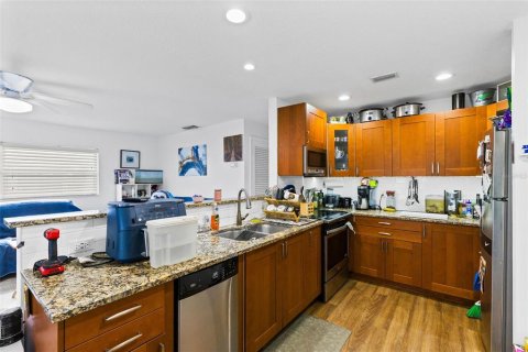 Commercial property in Orlando, Florida 4 bedrooms, 191.01 sq.m. № 2114164 - photo 20