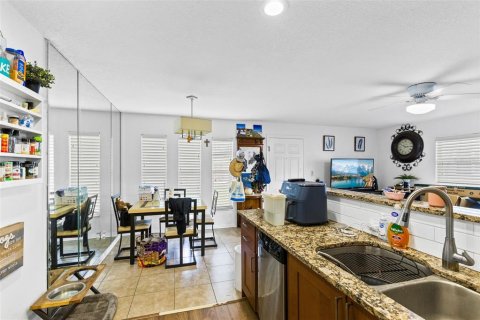 Commercial property in Orlando, Florida 4 bedrooms, 191.01 sq.m. № 2114164 - photo 21