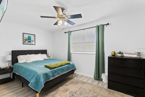 Commercial property in Orlando, Florida 4 bedrooms, 191.01 sq.m. № 2114164 - photo 6