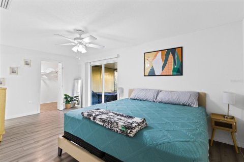 Commercial property in Orlando, Florida 4 bedrooms, 191.01 sq.m. № 2114164 - photo 12
