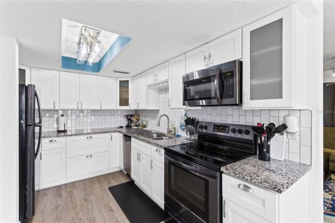 Commercial property in Orlando, Florida 4 bedrooms, 191.01 sq.m. № 2114164 - photo 9