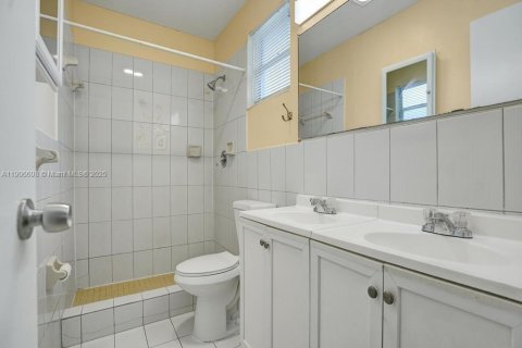 Снять в аренду виллу или дом в Холливуд, Флорида 3 спальни, 132.76м2, № 1963197 - фото 12