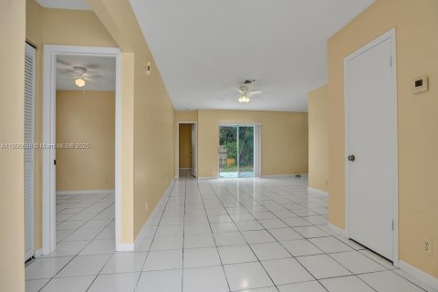 Снять в аренду виллу или дом в Холливуд, Флорида 3 спальни, 132.76м2, № 1963197 - фото 6