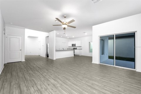 Villa ou maison à vendre à Astatula, Floride: 5 chambres, 228.63 m2 № 2221854 - photo 4