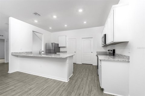 Villa ou maison à vendre à Astatula, Floride: 5 chambres, 228.63 m2 № 2221854 - photo 5