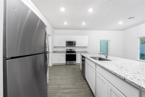 Villa ou maison à vendre à Astatula, Floride: 5 chambres, 228.63 m2 № 2221854 - photo 7