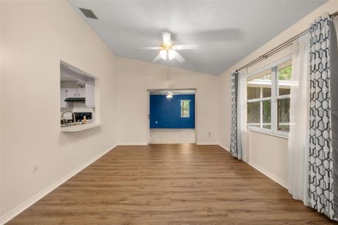 House in Sebring, Florida 3 bedrooms, 177.26 sq.m. № 1781081 - photo 8