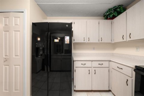 House in Sebring, Florida 3 bedrooms, 177.26 sq.m. № 1781081 - photo 14