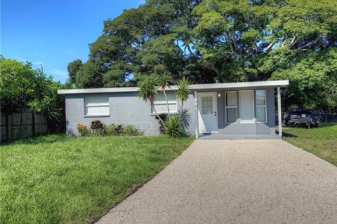House in Sarasota, Florida 3 bedrooms, 103.68 sq.m. № 2359417
