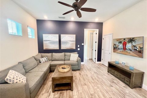 House in Kissimmee, Florida 4 bedrooms, 145.3 sq.m. № 2222560 - photo 6