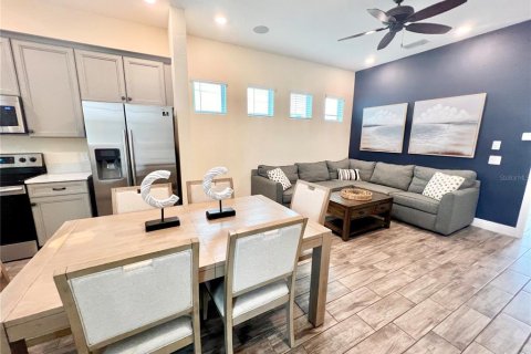 House in Kissimmee, Florida 4 bedrooms, 145.3 sq.m. № 2222560 - photo 5