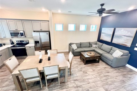House in Kissimmee, Florida 4 bedrooms, 145.3 sq.m. № 2222560 - photo 4