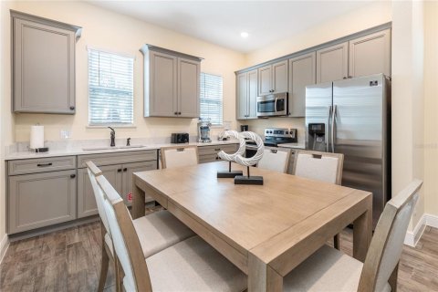 House in Kissimmee, Florida 4 bedrooms, 145.3 sq.m. № 2222560 - photo 13