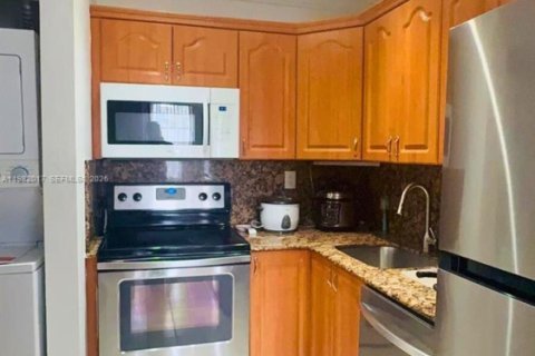 Снять в аренду кондоминиум в Майами, Флорида 2 спальни, 75.44м2, № 2045530 - фото 6