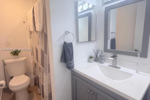 Снять в аренду кондоминиум в Майами, Флорида 2 спальни, 75.44м2, № 2045530 - фото 10