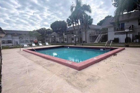 Снять в аренду кондоминиум в Майами, Флорида 2 спальни, 75.44м2, № 2045530 - фото 11