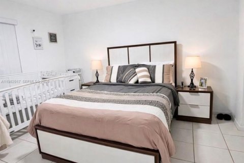 Снять в аренду кондоминиум в Майами, Флорида 2 спальни, 75.44м2, № 2045530 - фото 7