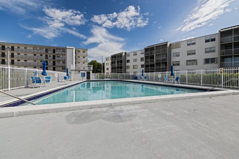 Copropriété à vendre à Miami, Floride: 2 chambres, 105.44 m2 № 1930504 - photo 13