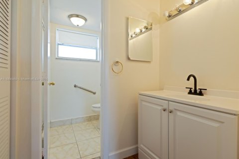 Copropriété à vendre à Miami, Floride: 2 chambres, 105.44 m2 № 1930504 - photo 9