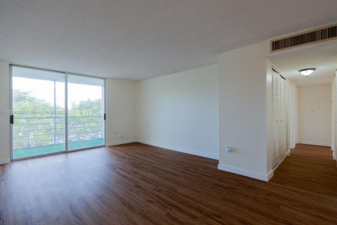 Copropriété à vendre à Miami, Floride: 2 chambres, 105.44 m2 № 1930504 - photo 4
