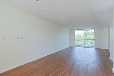 Copropriété à vendre à Miami, Floride: 2 chambres, 105.44 m2 № 1930504 - photo 3