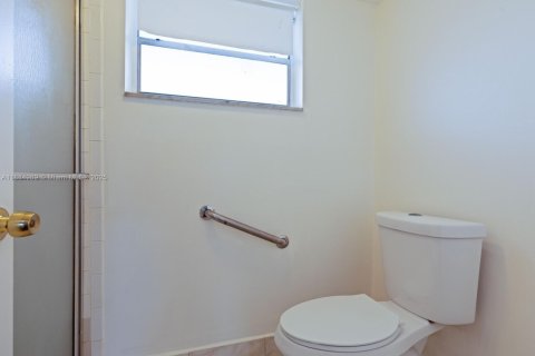 Copropriété à vendre à Miami, Floride: 2 chambres, 105.44 m2 № 1930504 - photo 10