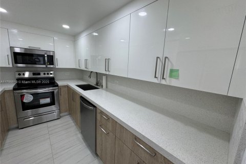 Copropriété à vendre à Aventura, Floride: 2 chambres, 105.54 m2 № 1711504 - photo 5