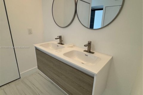 Copropriété à vendre à Aventura, Floride: 2 chambres, 105.54 m2 № 1711504 - photo 12