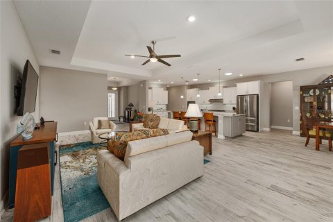 House in Ocala, Florida 3 bedrooms, 268.77 sq.m. № 2425669 - photo 8