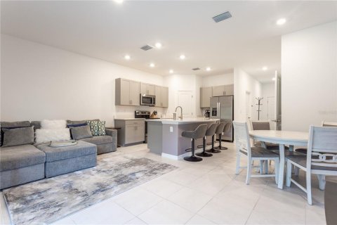 Townhouse in Sarasota, Florida 3 bedrooms, 131.64 sq.m. № 2209417 - photo 13