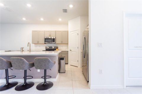 Townhouse in Sarasota, Florida 3 bedrooms, 131.64 sq.m. № 2209417 - photo 11