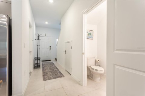 Townhouse in Sarasota, Florida 3 bedrooms, 131.64 sq.m. № 2209417 - photo 6